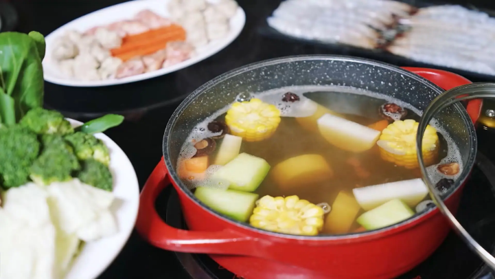 Lẩu tôm sen đào